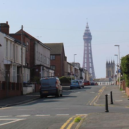 Blackpoolholidaylets Charles Street Vila Exterior foto